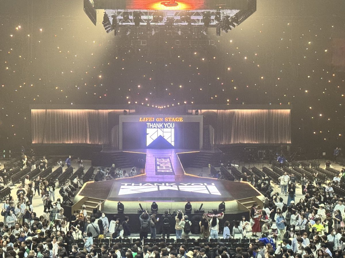 el_2601's tweet photo. 今日は横浜！
LIFE!のコントライブ🔥
めちゃ楽しかったー！！
神席だったしありがたやー。普段のライブの座席運はないのに笑
ウッチャンの体力と向上心素晴らしいよね。 https://t.co/5ez4zTomIP