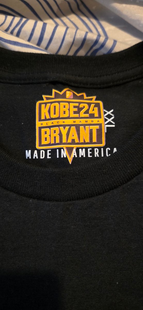 ErnDawg28's tweet photo. Some Burger King for the fam to start the morning but wanted to give a shoutout to @Actionengraving real quick 🤝🏻🫡 just wanted to post real quick this BLACK MAMBA tee and the fit for this morning. Dont sleep on him y'all 😉 Y'all know its still #LAKESHOW on mine.

#BLACKMAMBA https://t.co/gbvMTQ95Ql