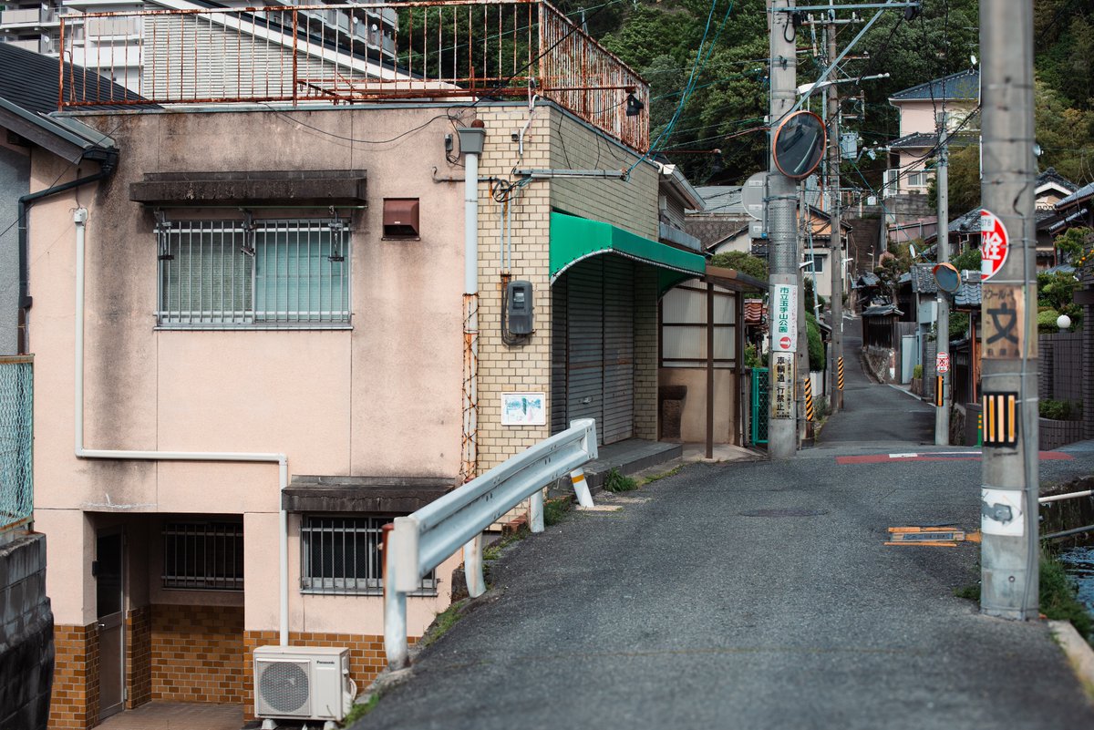 とこちゃん⚠️リトグラフ：テッド・タナベ2点おまとめ　確認事項⚠️ Cha ᵢⁿᶠᵖ | 二千年後の君へ今天是進巨劇場版結局上映的日子呢