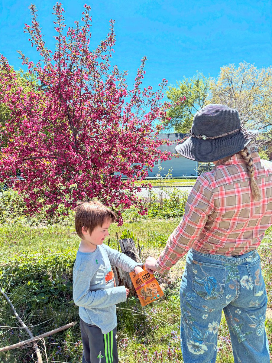 flackers's tweet photo. #HappyMothersDay 💗

Mom-approved snack: Maple Multi Seed Flackers! https://t.co/LyRCx3R0FT #healthyeating https://t.co/JDnLBudUjE