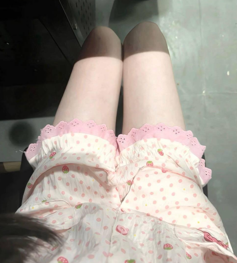 Lunaclot's tweet photo. 还有没发泄的吗    想要瑟瑟    #反差 #母狗 #女S https://t.co/cs4PjlOUfF