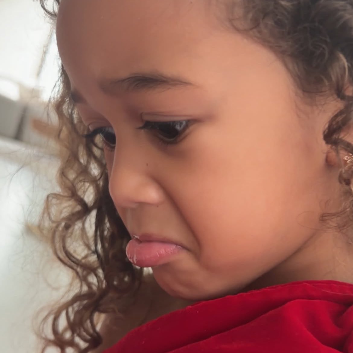 A REAÇÃO DA CECÍLIA VENDO O ARRASCAETA COM A CAMISETA DO URUGUAI E NÃO COM A CAMISETA DO MENGO EU VOU MORRERRRRRRRRR
