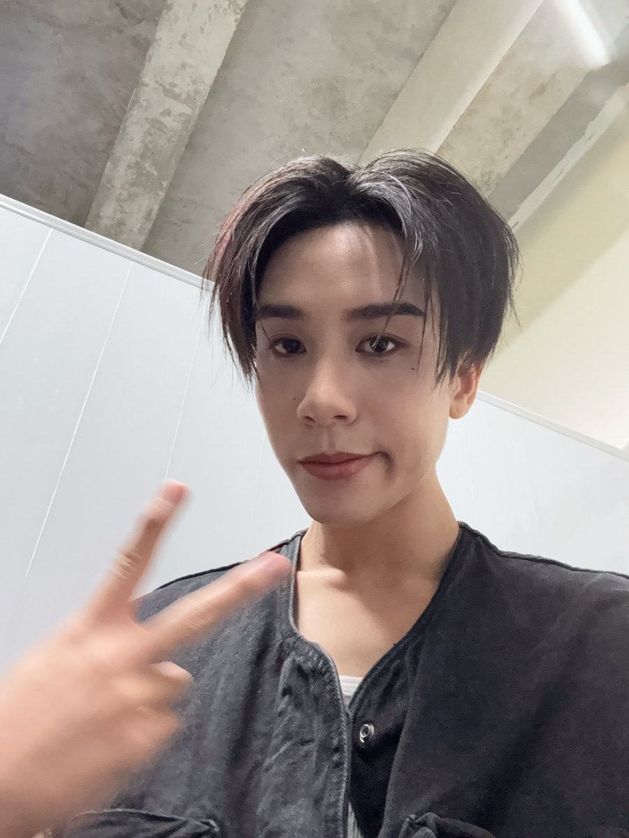 JISANG tweet media