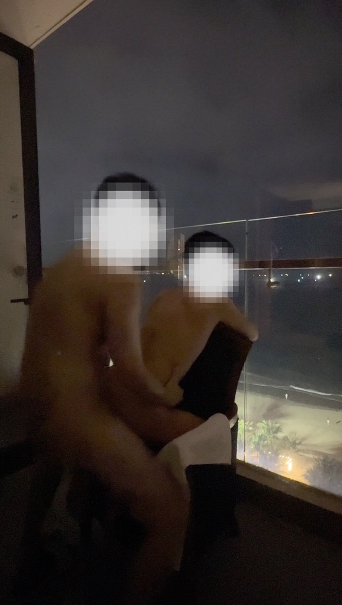 PaKhoSSSS's tweet photo. 不知道在海边的外国人会不会看到我们在doi🥵 https://t.co/R4duIl2Dd4