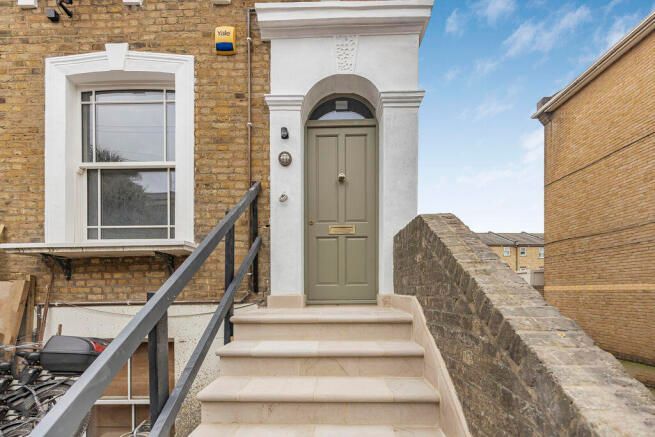 LookProperty's tweet photo. TO LET 🏡

Cephas Avenue, Stepney 📍

£2,900pcm 💷

A unique opportunity for an individual, two sharers a couple or a family l to rent this stunning three-bedroom newly converted marionette over two floors with a rooftop terrace.

https://t.co/euPkiCDtEU https://t.co/mYE1mnbpaO