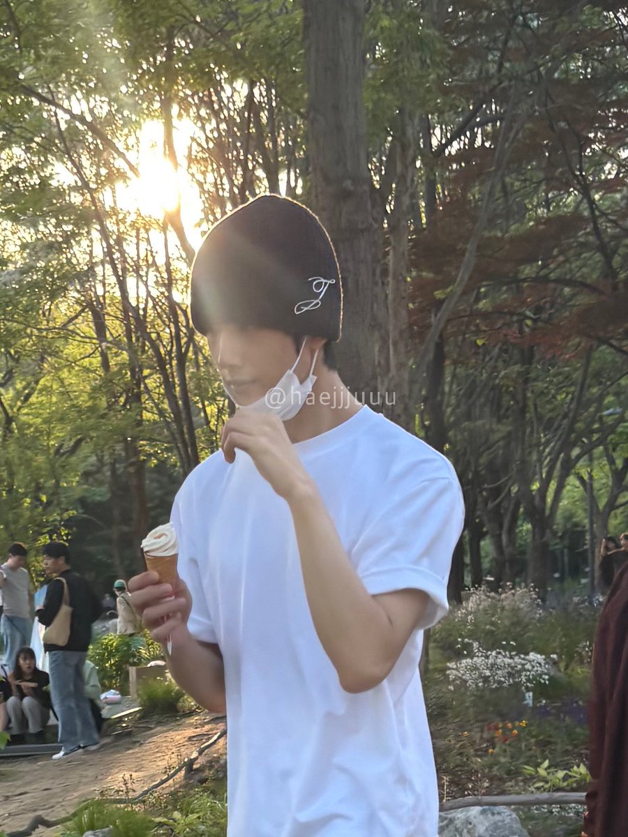멜 tweet media