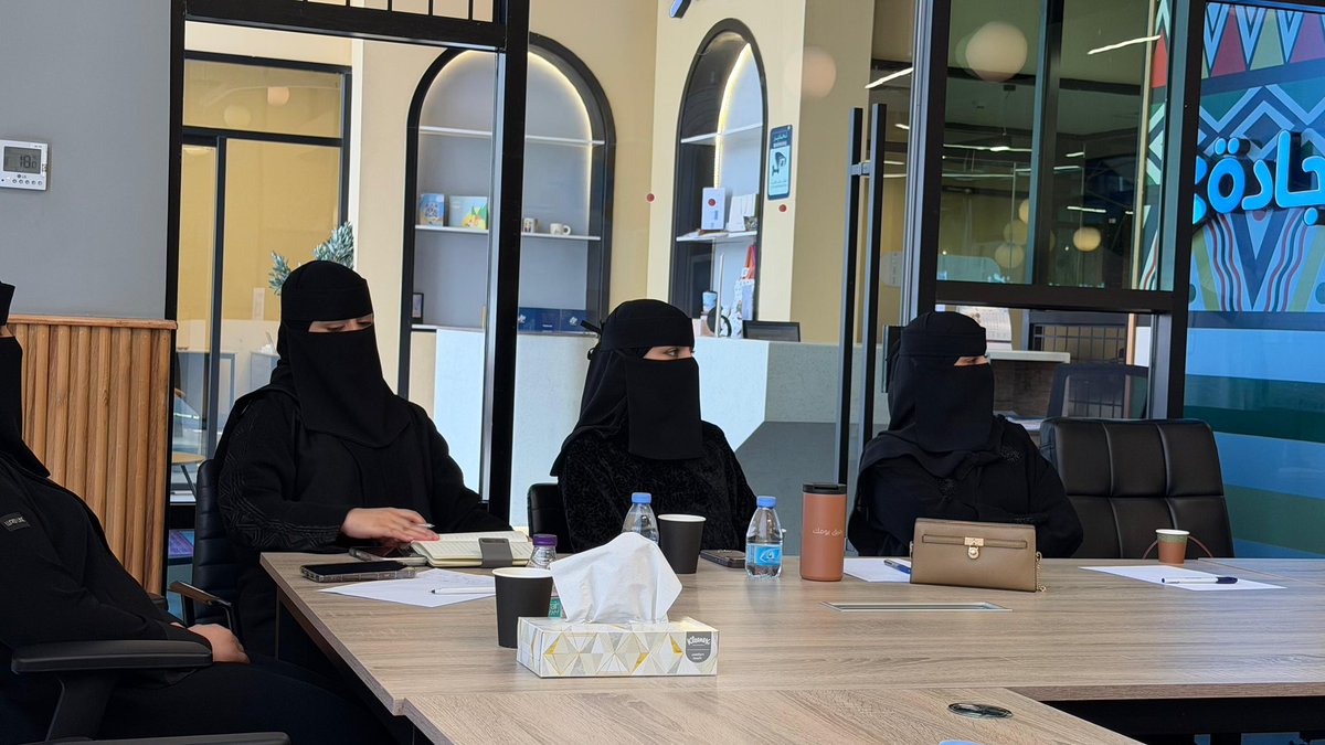 ngos_ase's tweet photo. انطلقت اليوم فعاليات برنامج “مبادئ التمويل الأصغر وإدارة المحافظ التمويلية” الذي ينظمه مجلس الجمعيات الأهلية بمنطقة عسير بالتعاون مع بنك التنمية الاجتماعية، وذلك بمقر البنك ولمدة ثلاثة أيام، بمشاركة عدد من منسوبي القطاع غير الربحي والمهتمين بالتمويل التنموي.

ويهدف البرنامج إلى تعزيز المعارف والمهارات في مجال التمويل الأصغر، ورفع كفاءة إدارة المحافظ التمويلية بما يسهم في دعم الاستدامة المالية وتمكين المبادرات التنموية بالقطاع غير الربحي.

#مجلس_الجمعيات_الأهلية_بعسير
#بنك_التنمية_الاجتماعية
#التمويل_الأصغر
#القطاع_غير_الربحي
#منطقة_عسير