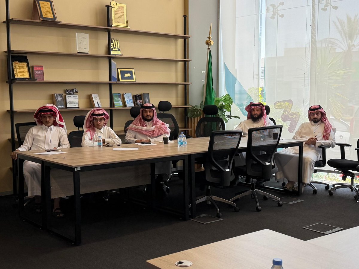 ngos_ase's tweet photo. انطلقت اليوم فعاليات برنامج “مبادئ التمويل الأصغر وإدارة المحافظ التمويلية” الذي ينظمه مجلس الجمعيات الأهلية بمنطقة عسير بالتعاون مع بنك التنمية الاجتماعية، وذلك بمقر البنك ولمدة ثلاثة أيام، بمشاركة عدد من منسوبي القطاع غير الربحي والمهتمين بالتمويل التنموي.

ويهدف البرنامج إلى تعزيز المعارف والمهارات في مجال التمويل الأصغر، ورفع كفاءة إدارة المحافظ التمويلية بما يسهم في دعم الاستدامة المالية وتمكين المبادرات التنموية بالقطاع غير الربحي.

#مجلس_الجمعيات_الأهلية_بعسير
#بنك_التنمية_الاجتماعية
#التمويل_الأصغر
#القطاع_غير_الربحي
#منطقة_عسير