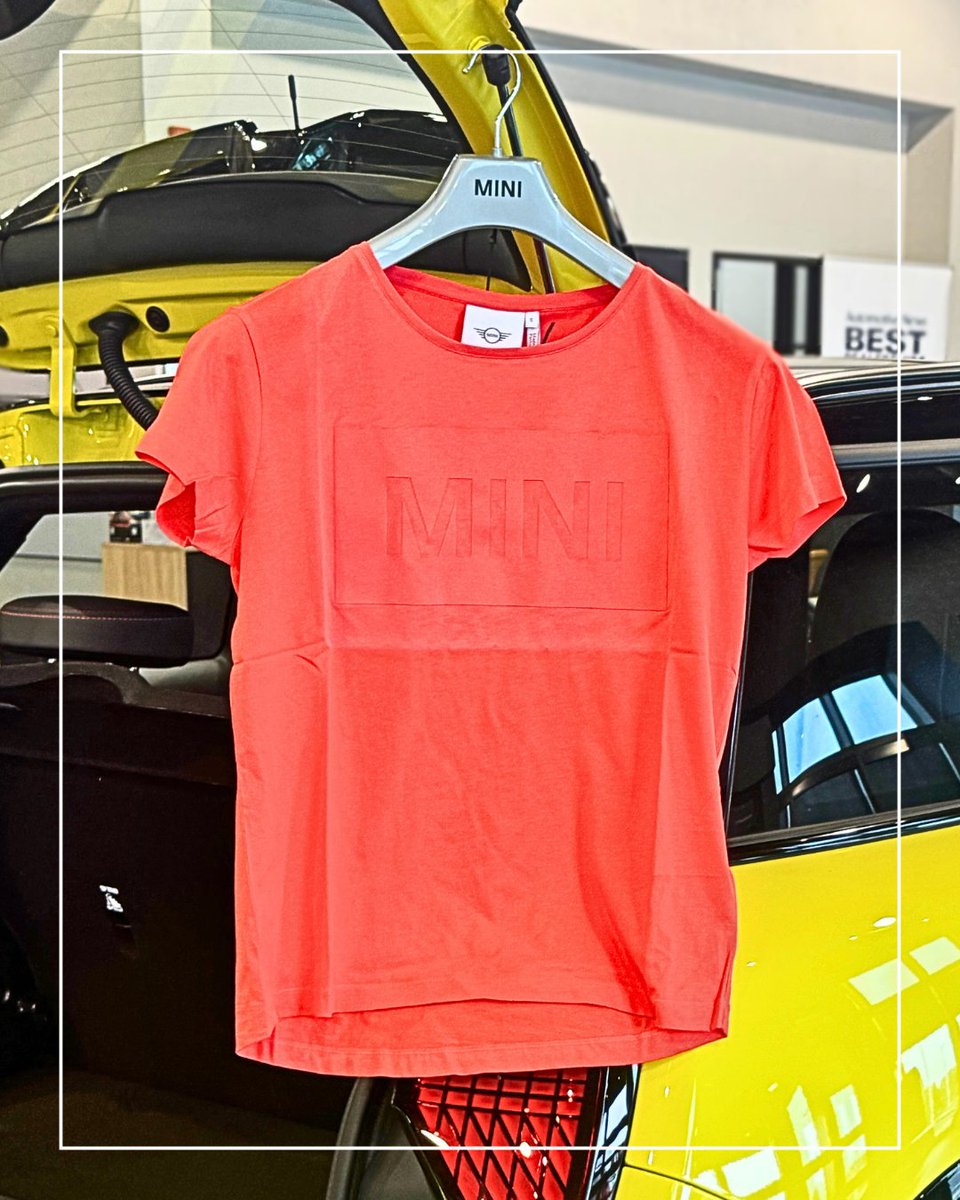 MINI_Warwick's tweet photo. She’s not just a cool mom – she's a car mom! Happy Mother’s Day to all the MINI moms and mother figures out there. 💐 Treat yourself! #MINI #MINIOfWarwick #Warwick #RI #RhodeIsland #EastCoast #MINILove #MINIFans #MINIMania #MINIWave #MothersDay #MINIMom https://t.co/MEy0o03fZz