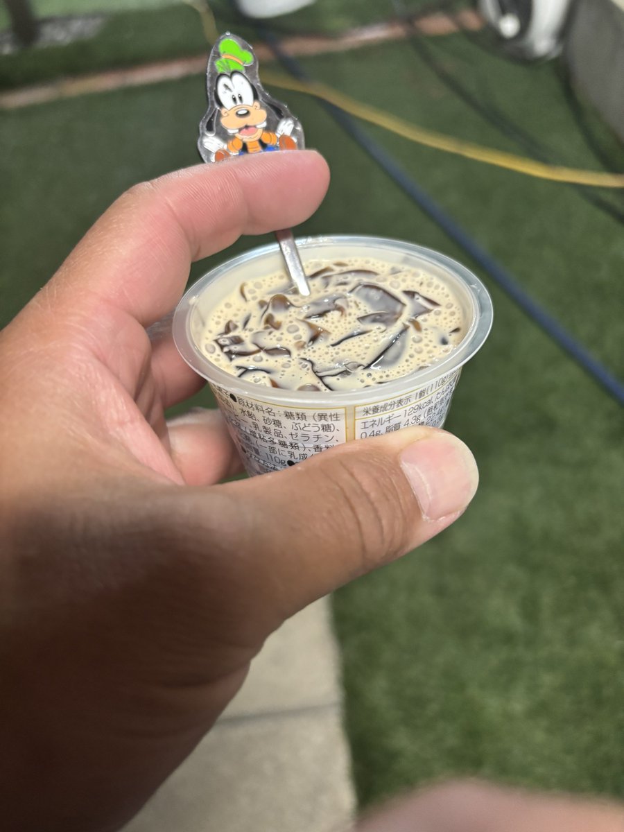 軽く洗って状態チェック✓ いろんなところに、シミや傷だらけ