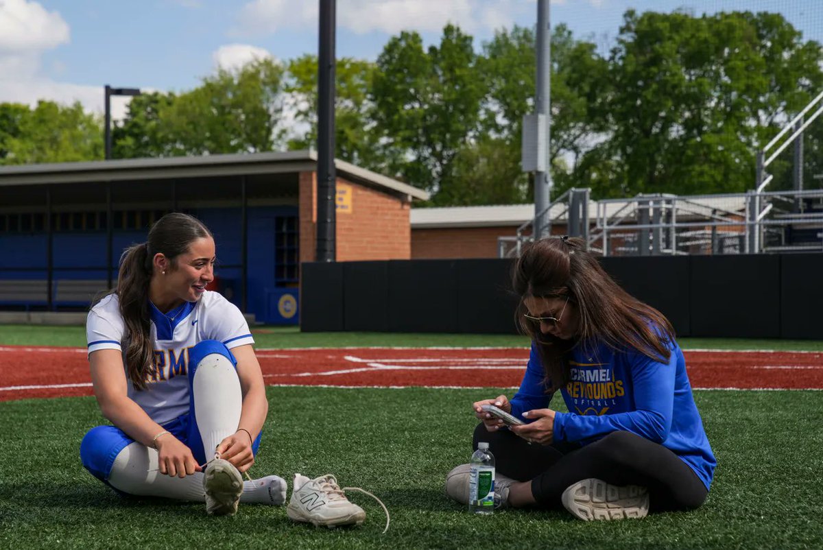 KyleNeddenriep's tweet photo. Congrats to 2026 IndyStar 'Sports Mom of Year' Stephanie Kleiner. 'She's Super Mom.' Story, with photos and video from @_graceephotos  https://t.co/yGM4pKThvX https://t.co/96kl7TGZ3F