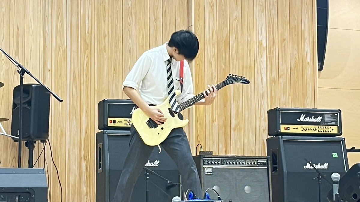 united_wings's tweet photo. きょうは大谷高校主催合同演奏会にお招きいただき、阪南大高からは全国大会プロジェクトを含めた2バンドが演奏。他校さんからたくさんのコメントをいただき、学びと刺激のある時間となりました。
素敵な会場を作ってくださった大谷高校さん、共演校の皆さん、ありがとうございました！

#軽音楽部 https://t.co/8HEQg9sQ2A
