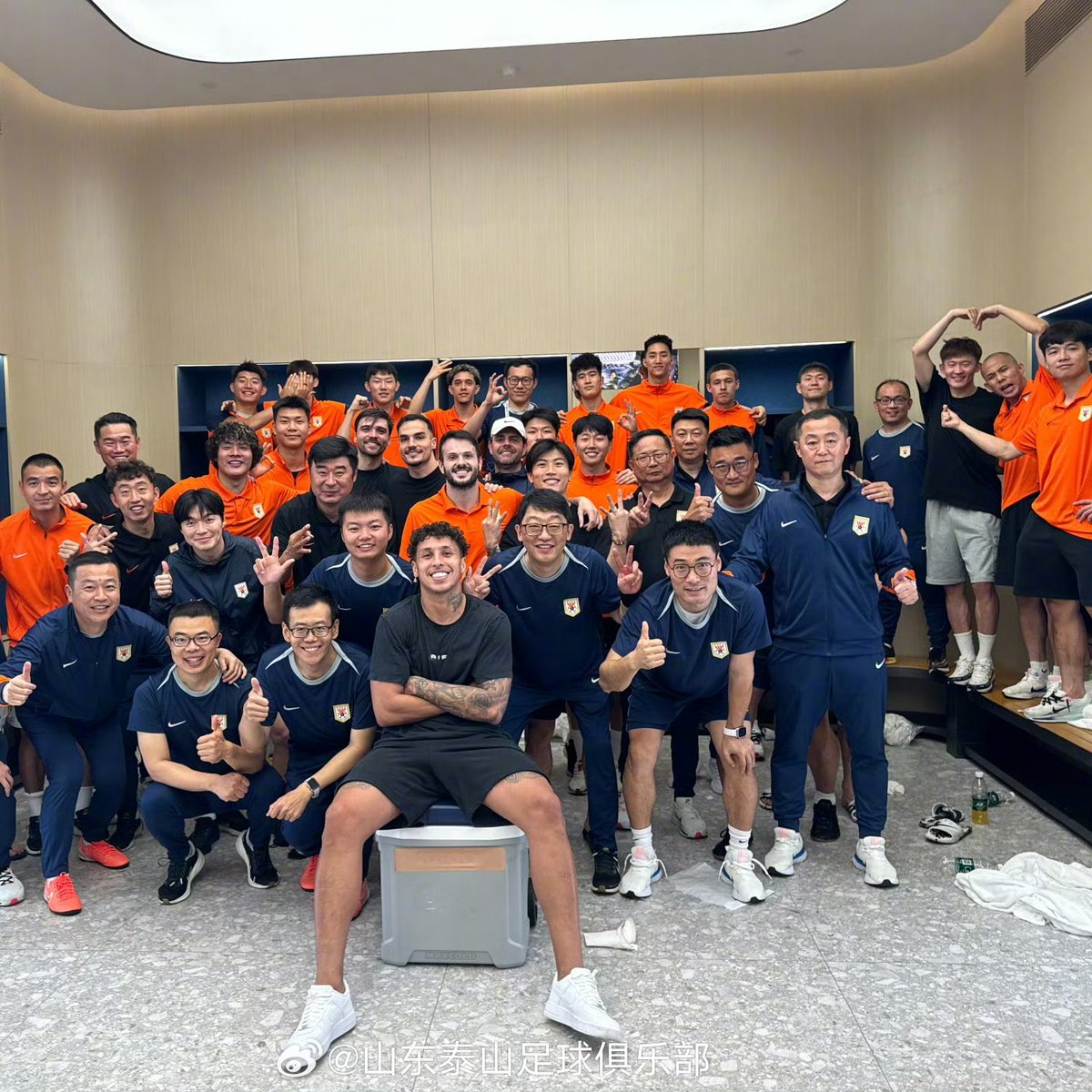 sdtsfcbrasil's tweet photo. Full Time Shenzhen Peng City 1 X 2 Shandong Taishan 

Com gols feitos por Cryzan (2) vezes o Shandong Taishan vence e soma 3 pontos no campeonato chinês 

+3 

#山东泰山 #shandongtaishanfc #weareone #csl2026 #chinesesuperleague https://t.co/hthiEkOhXu