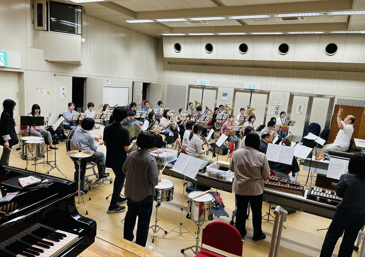 eastmerry's tweet photo. こんばんは、イスメリです🐏先週から、第21回定期演奏会のメイン曲を練習し始めています💪今回は吹奏楽界隈では人気の根強いあの曲にチャレンジ。じっくり付き合っていきます🤖 https://t.co/JUV1cGKp2A