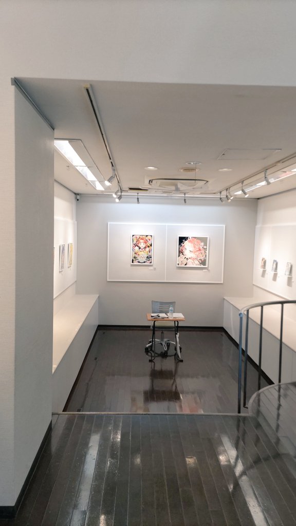 kunkun_44no935's tweet photo. PONKOさんの個展
ポップなモチーフでありながら、上品さも感じられる作品の数々
デジタルもアナログも素敵でした✨ https://t.co/lMe6X34TuY