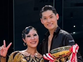 EJBDFinfo's tweet photo. 神奈川ダンス選手権
アマチュアラテン
結果

優勝　和田 英樹・肥土 夏実
2位　向山 翔矢・山本 琴菜
3位　山本 耀司・高阪 七葉
4位　梨木 勝輝・三島 彩摘
5位　和泉 健吾・齋藤 志摩
6位　山本 哲郎・工藤 由美子

#神奈川ダンス選手権
#ejbdf
#JBDF
#大さん橋 https://t.co/zMn2ai6Qnj