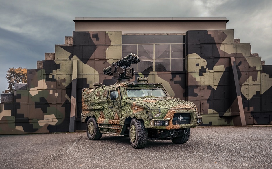 ArmoredSvos's tweet photo. SVOS na Dni otevřených dveří dne https://t.co/NotQ8xFYwD letišti v Náměšti představí vozidlo MARS 4x4 s RBS 70NG, které je určeno k PV obraně pozemních vojsk, ale i k ochraně vojenských i civilních letišť. Vozidlo bude zařazeno do výzbroje 25. protiletadlového raketového pluku. https://t.co/4XPLrMqqyr