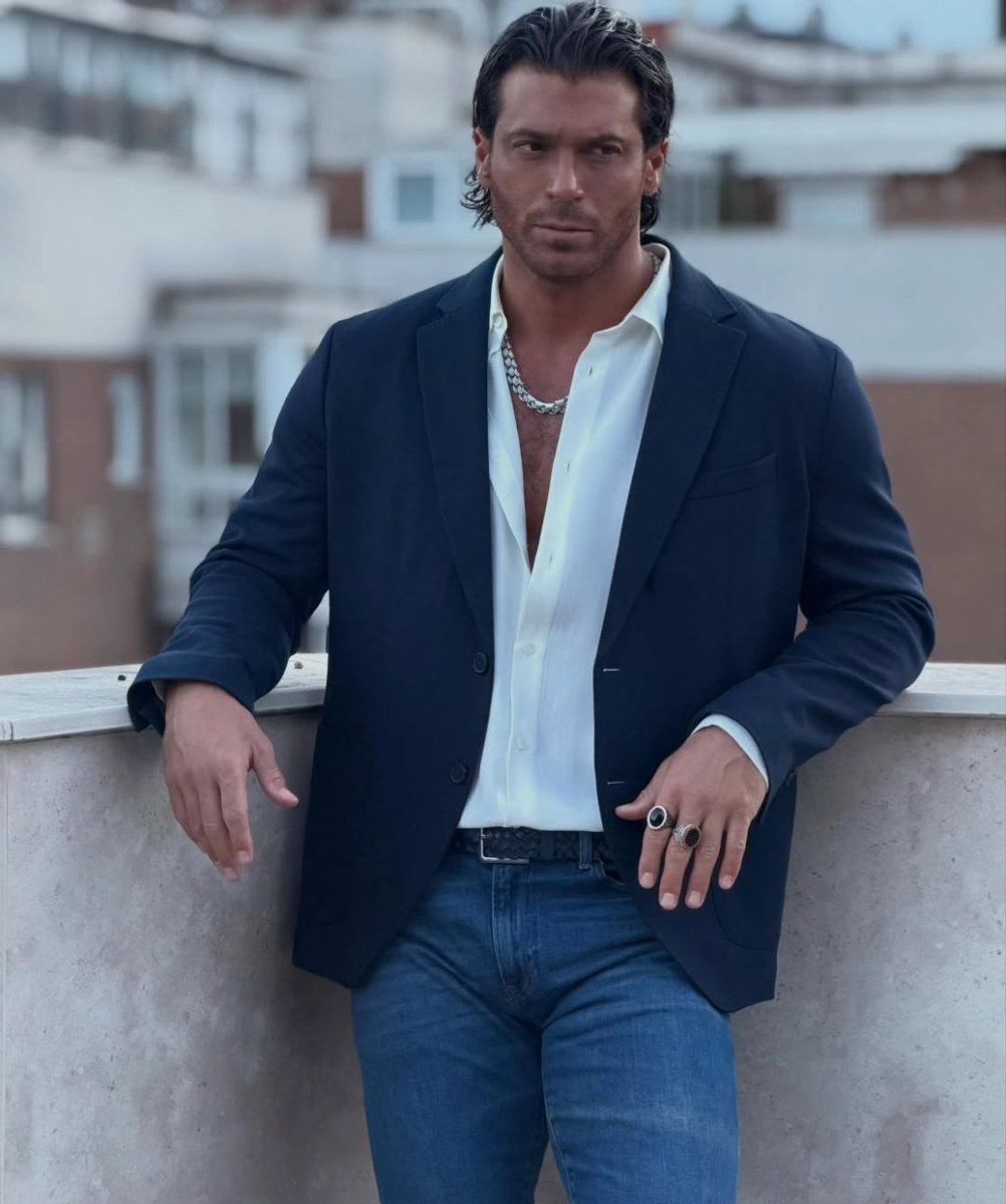 Blu beauty
#CanYaman