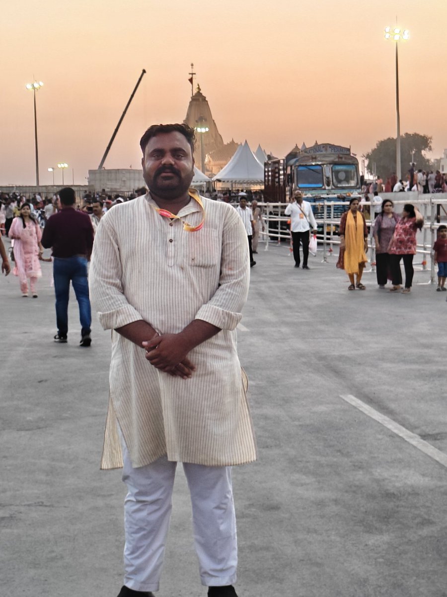 SBaoli's tweet photo. #सोमनाथ_यात्रा 
सोमनाथ स्वाभिमान पर्व,
अटूट आस्था की गौरव गाथा।🚩
मध्यप्रदेश शासन द्वारा सोमनाथ स्वाभिमान पर्व पर शानदार सुगम व्यवस्थाओं में यात्रा पूर्ण हुई।
#somnathtemple #mpgovernment #trending #bjp4nation #bjp #virałpost 
@BJP4MP @CMMadhyaPradesh @PMOIndia @MinOfCultureGoI https://t.co/gCZgkk10eS