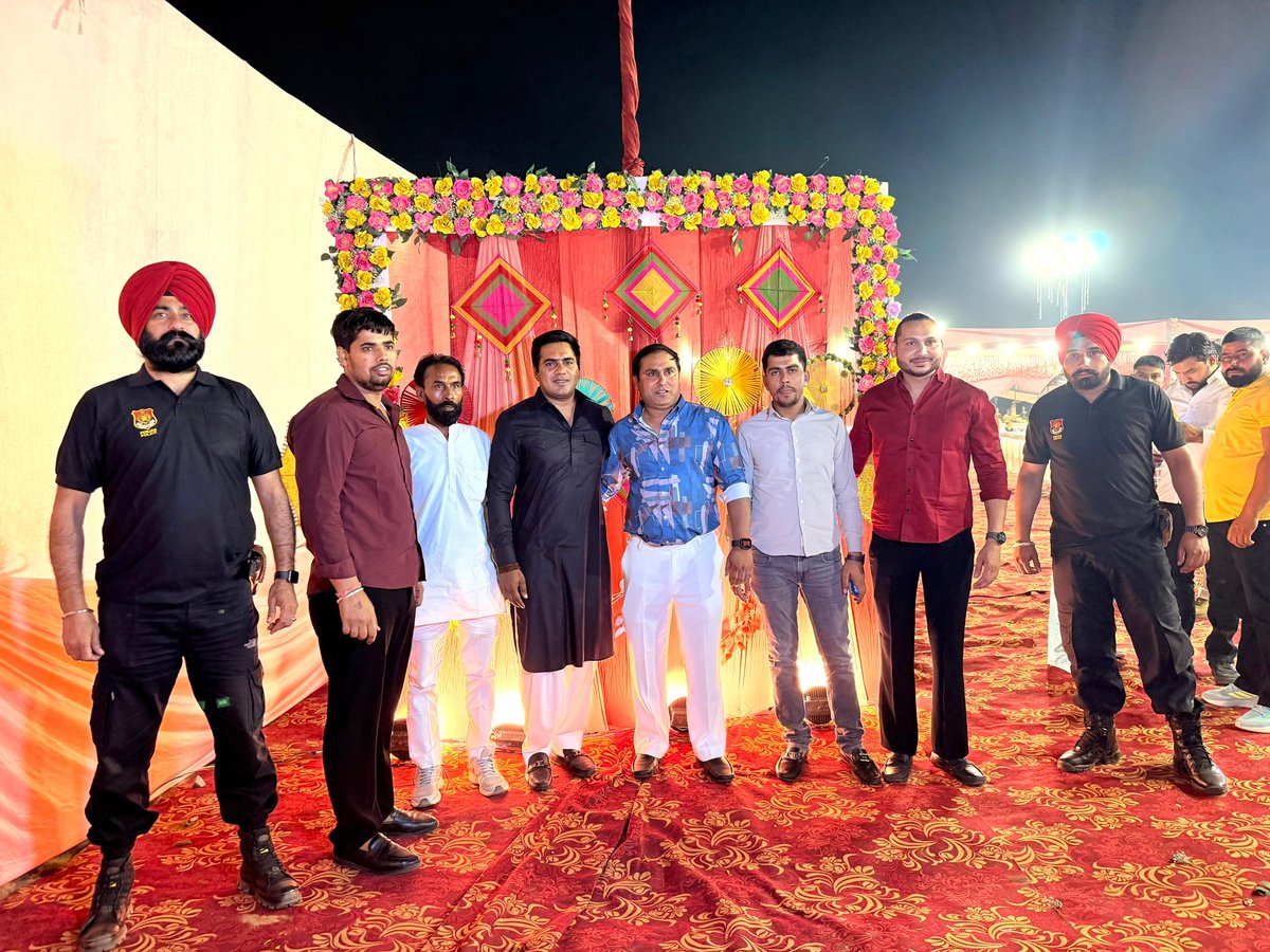ikuldeepgurjar_'s tweet photo. वैवाहिक कार्यक्रमों में अपनों के बीच …
@DeependerSHooda 
@raonarenderinc 
@SachinPilot https://t.co/7bqeK6iKJY