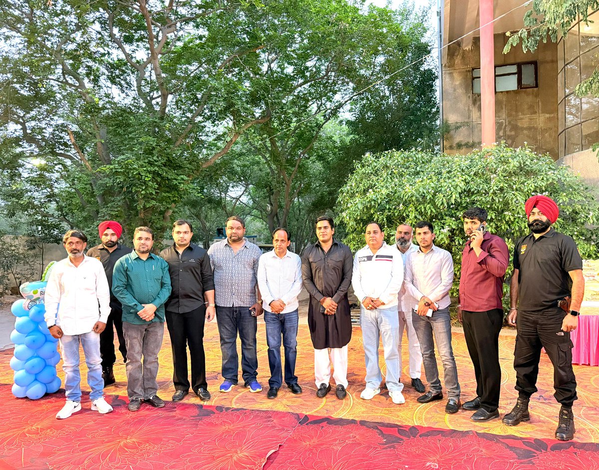 ikuldeepgurjar_'s tweet photo. वैवाहिक कार्यक्रमों में अपनों के बीच …
@DeependerSHooda 
@raonarenderinc 
@SachinPilot https://t.co/7bqeK6iKJY