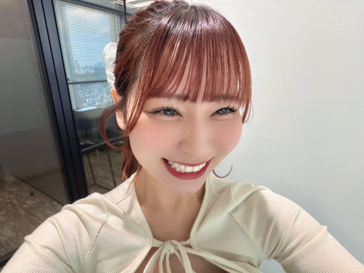 より💮 tweet media