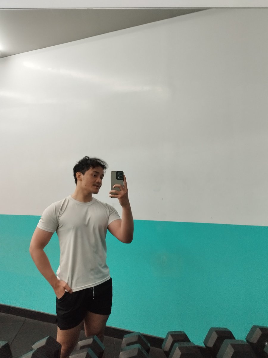 adameesh's tweet photo. 5/12, keep lifting https://t.co/P7JhVNlDPl