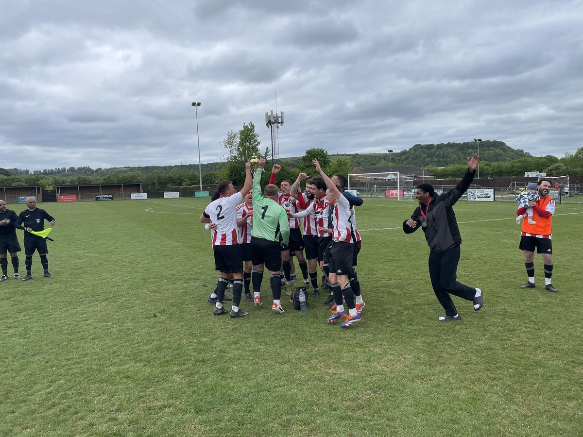 LDLSFL25's tweet photo. @tottssundays beat @CaddingtonFCSun 1-0 in Div 1 cup 
Congratulations to all involved https://t.co/aZnAr9fObq