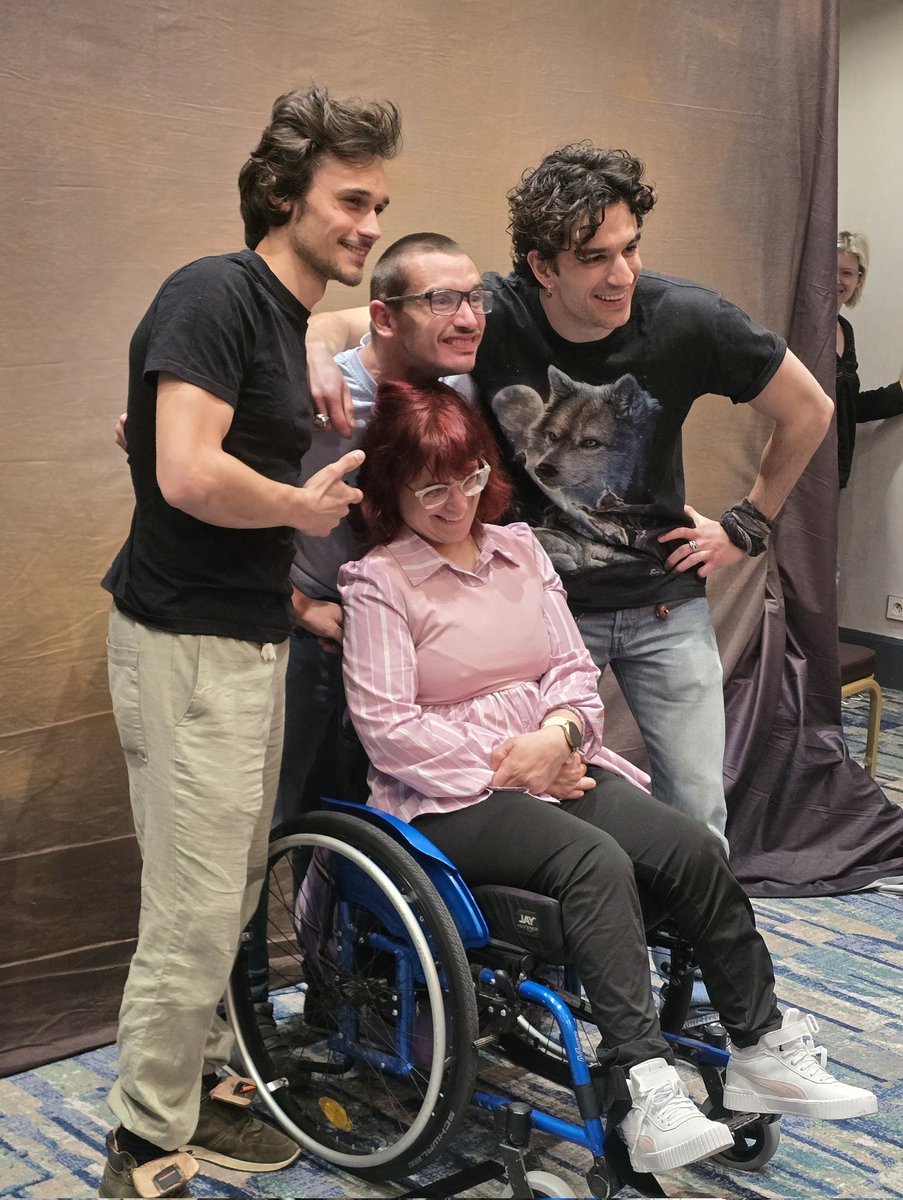 CloudsCon's tweet photo. C'est l'heure des photos duo Fabian/Mika https://t.co/Y41GOBUuRF