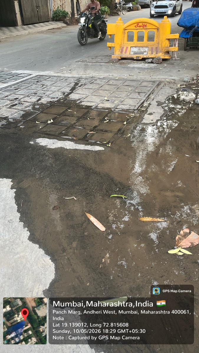 harshegde's tweet photo. @mybmc @mybmcwardKW @mybmcSWM This area has been seeing lot of water leaking for the last 5 days. Please get it repaired so that societies do not face water shortage. Urgent work needed . Intersection of Panch Marg &amp; Fisheries road Versova, opp Tangles Tan https://t.co/98HrQtK22r