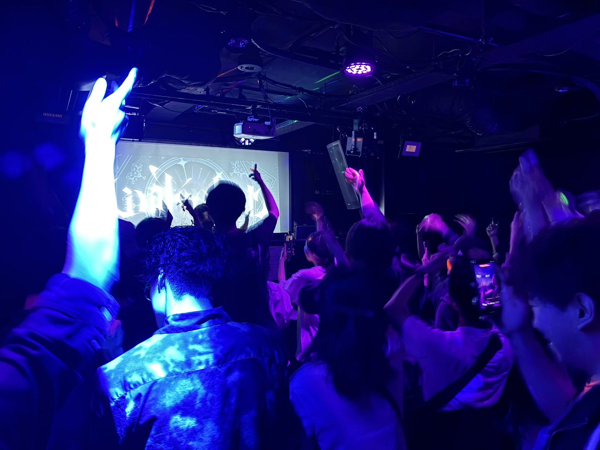 ea_dj_'s tweet photo. ⠀/／
 ⭐️  #ボカレゾ
   \＼️￣￣￣￣￣名古屋（栄）

2周年、本当におめでとうございます㊗️

ゲストで呼んでいただけて光栄でした😭😭💖

急遽リクエストボード設置したりしました、名古屋の皆さんとたくさん仲良くなれて嬉しかったです😌✌🏻ᴖ ̫ᴖ

履歴はこちら！

またお会いしましょう！！！👋🏻 https://t.co/1WxdBz6pg1
