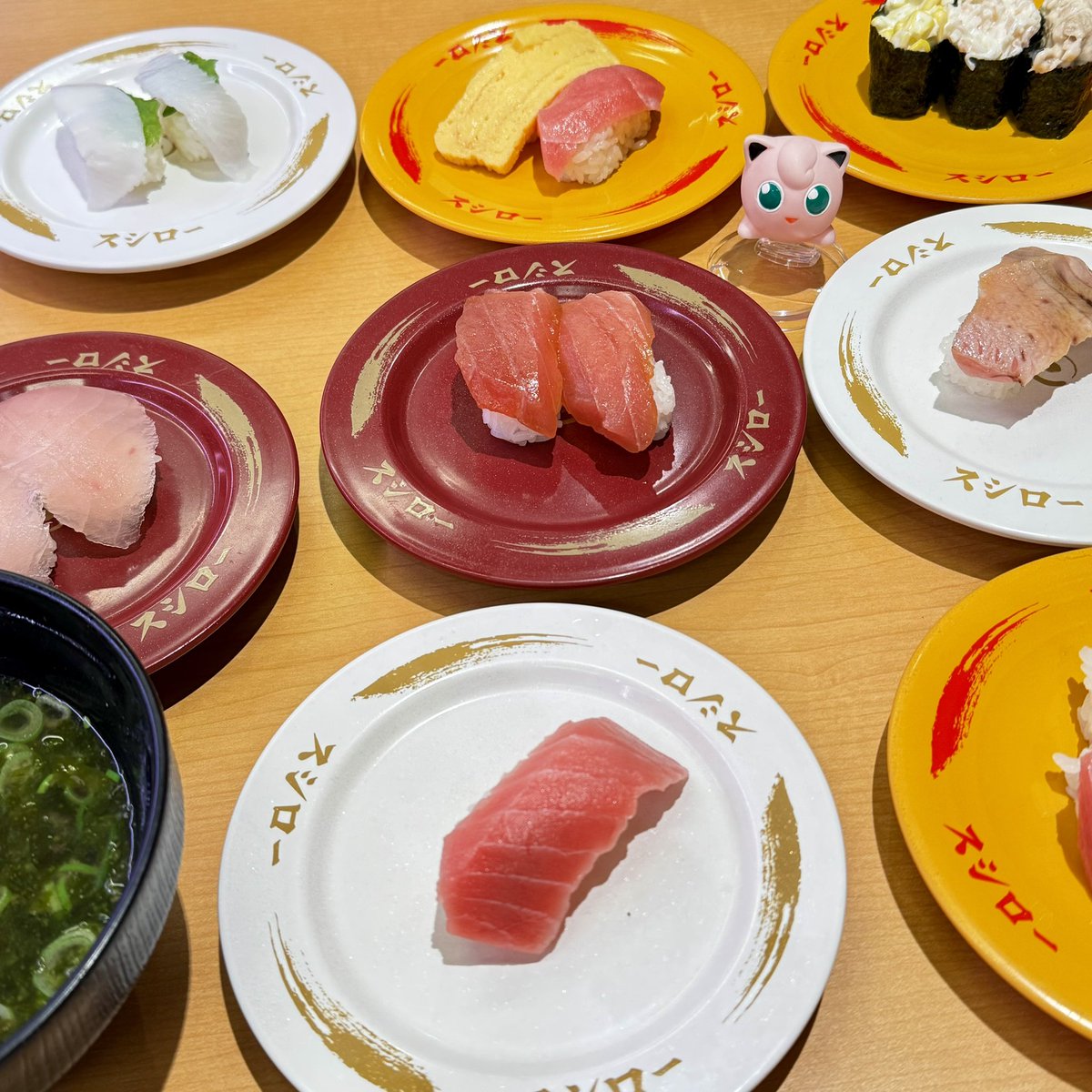 eiku39's tweet photo. 本日のディナー🍣
#ポケモンプリン https://t.co/FmzVehyOWo