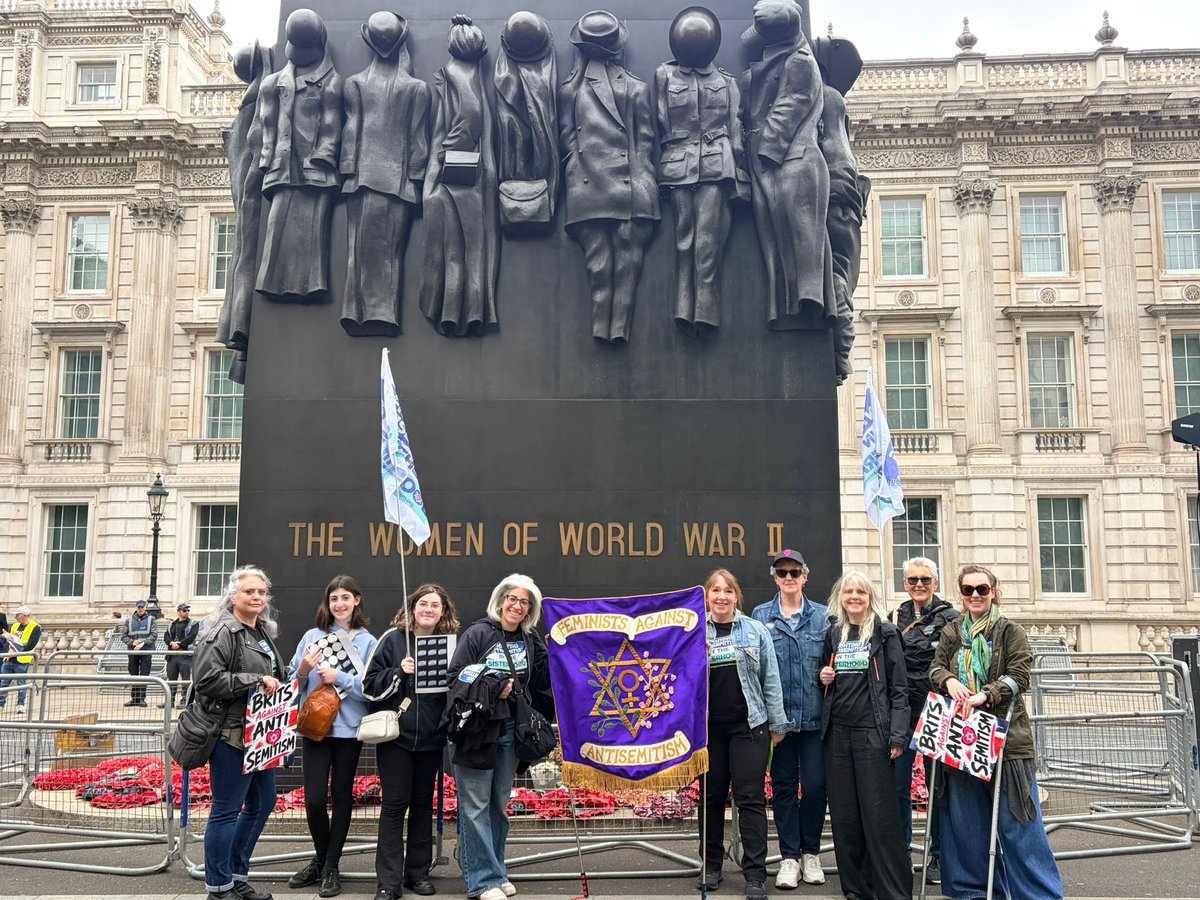Feminists Against Antisemitism march in London today. And getting all the love. 
<a href="/JeanHatchet/">Jean Hatchet</a> <a href="/LightninLex/">LightninLex 🏴</a> <a href="/jk_rowling/">J.K. Rowling</a>