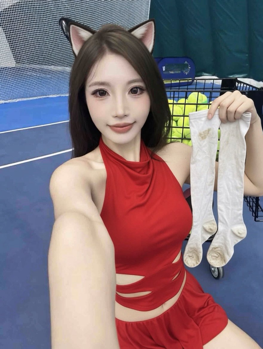 stocking girl tweet media