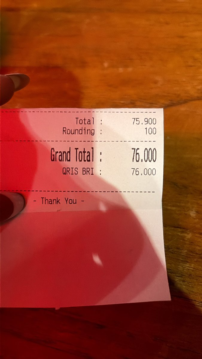 nyinte's tweet photo. ini kenapa harus di rounding ya…. 

punten kalo bayar pake qris kan mau belakangnya angka jelek juga cuek gitu

boleh gak sih kalau req jangan di rounding?😬 https://t.co/GdnDE7XSig