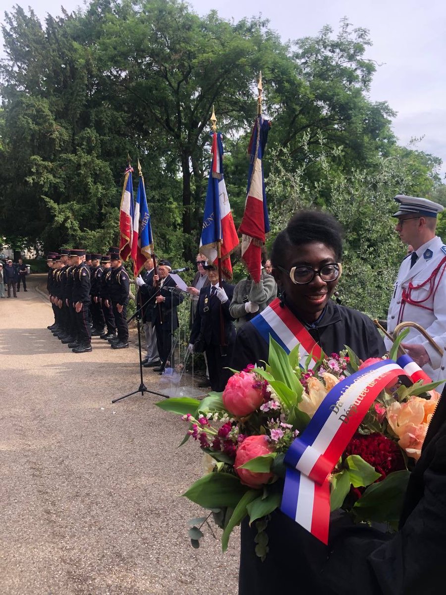 LFIParis19's tweet photo. Pour ne jamais oublier le plus long crime contre l’humanité, les élu•es de la FI 19 et les députées Sarah Legrain et Danièle Obono étaient présent•es à la commémoration de la Journée nationale des mémoires de la traite, de l’esclavage et de leurs abolitions. https://t.co/fjn2hrYxzs