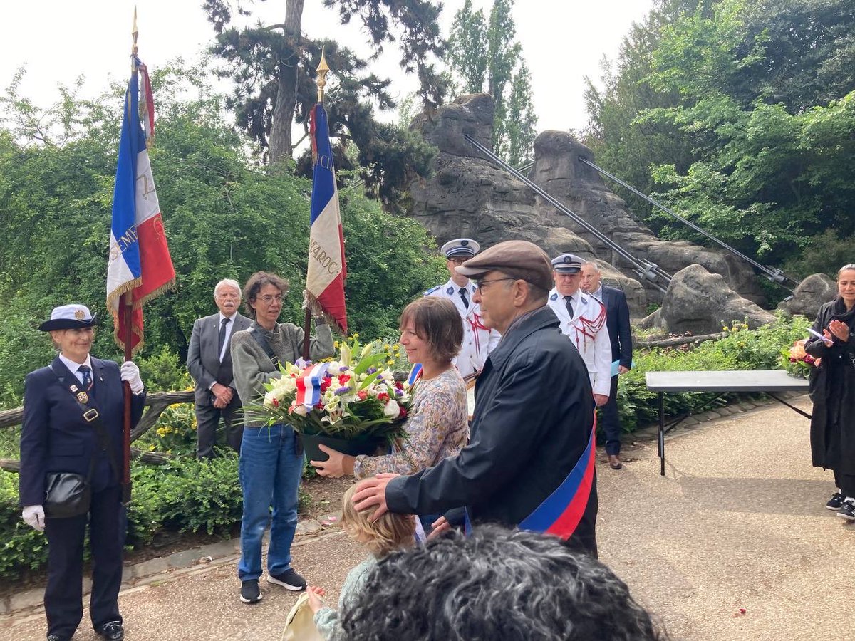 LFIParis19's tweet photo. Pour ne jamais oublier le plus long crime contre l’humanité, les élu•es de la FI 19 et les députées Sarah Legrain et Danièle Obono étaient présent•es à la commémoration de la Journée nationale des mémoires de la traite, de l’esclavage et de leurs abolitions. https://t.co/fjn2hrYxzs