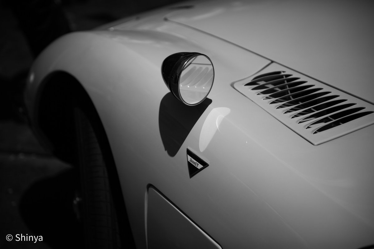 TOYOTA 2000GT