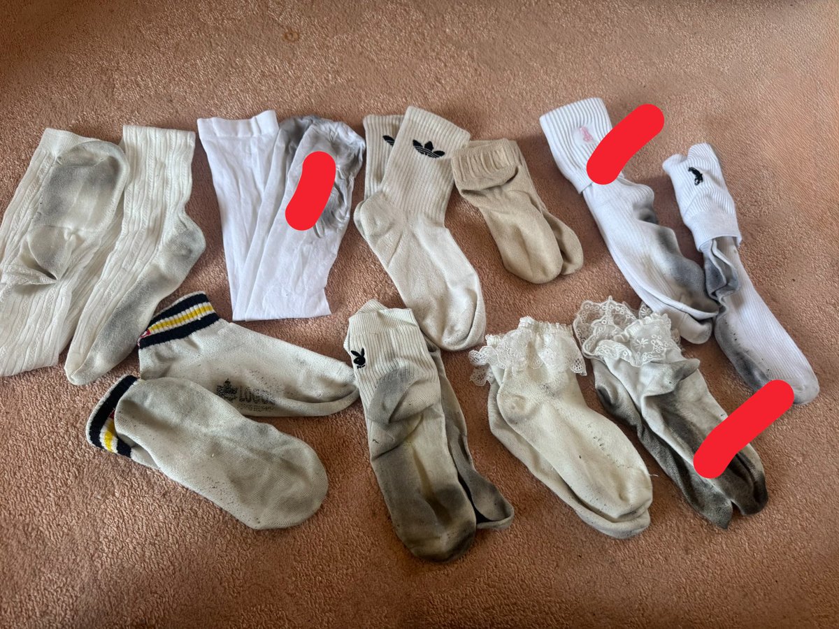 eovrrg's tweet photo. 靴下買ってくれる紳士さん募集🙋🏻‍♀️  ̖́-
連履き可能ですがほぼ全て未洗濯なので匂います…🥲💦💦
1ﾏﾝ以上の方は下着やおまけ靴下もお付けします💕💕
PayPayで1足3,000円、まとめ割りも有あります❣️
 #靴下売ります #ソックス売ります #タイツ売ります #下着売ります #売り子 #匂いフェチ #靴下フェチ https://t.co/4FjB5hocyO