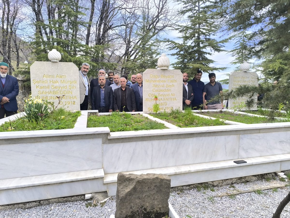 cengizkkaya13's tweet photo. "1914... İttihat ve Terakki’nin zorba uygulamalarına karşı hak bildiği yolda kıyam eden ve bu uğurda şehit düşen Şeyh Şahabettin, Seyyit Ali ve Şeyh M.Şirin’in huzurundaydık. Verdikleri onurlu mücadele, tarihimizin hiç sönmeyen bir nişanesidir. Şehitlerimizi rahmetle anıyoruz." https://t.co/wpMLDlrSXO