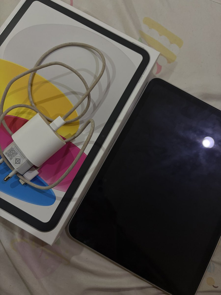 eqiopev's tweet photo. iPad Gen 11 (A16) 128gb Wifi สี Silver รอบชาร์จ 205 ครั้ง สุขภาพแบต 93% ประกันหมดแล้ว  มีกล่อง มีสายชาร์จ หัวชาร์จ ไม่เคยทำตก ไม่เคยซ่อม ไม่เคยเปลี่ยนแบต นัดรับในกรุงเทพเท่านั้น 9,900 บาท (รับผ่อ���) #ไอแพดมือสอง #ไอแพดเจน11 #ส่งต่อไอแพด https://t.co/KIc8ih0NuQ