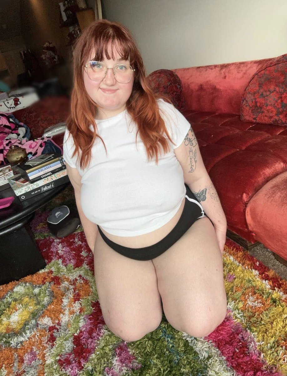 vfaevalentine's tweet photo. dear men, please stop avoiding thick redheads 🙏 https://t.co/PpWCc8N31E