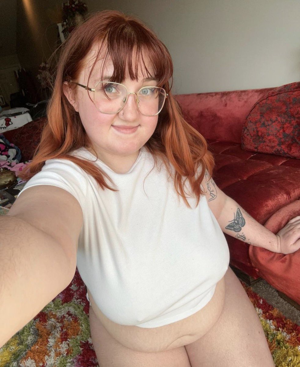 vfaevalentine's tweet photo. dear men, please stop avoiding thick redheads 🙏 https://t.co/PpWCc8N31E