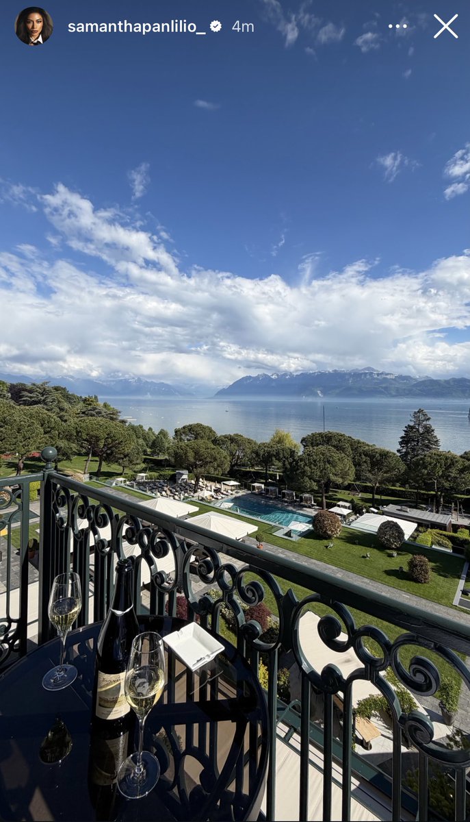 yana tweet media