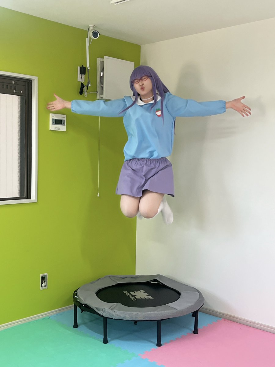 knpt_00's tweet photo. [Cosplay/捏造⚠︎] 

みーんなちっちゃくなっちゃった❣️って感じでワイワイ遊んできたよ☀️
この服を着て自撮り小っ恥ずかしいのでジャンピング猿で失礼します🐒🪽

#0510ぎんたまようちえん https://t.co/GUDuUAK3xs