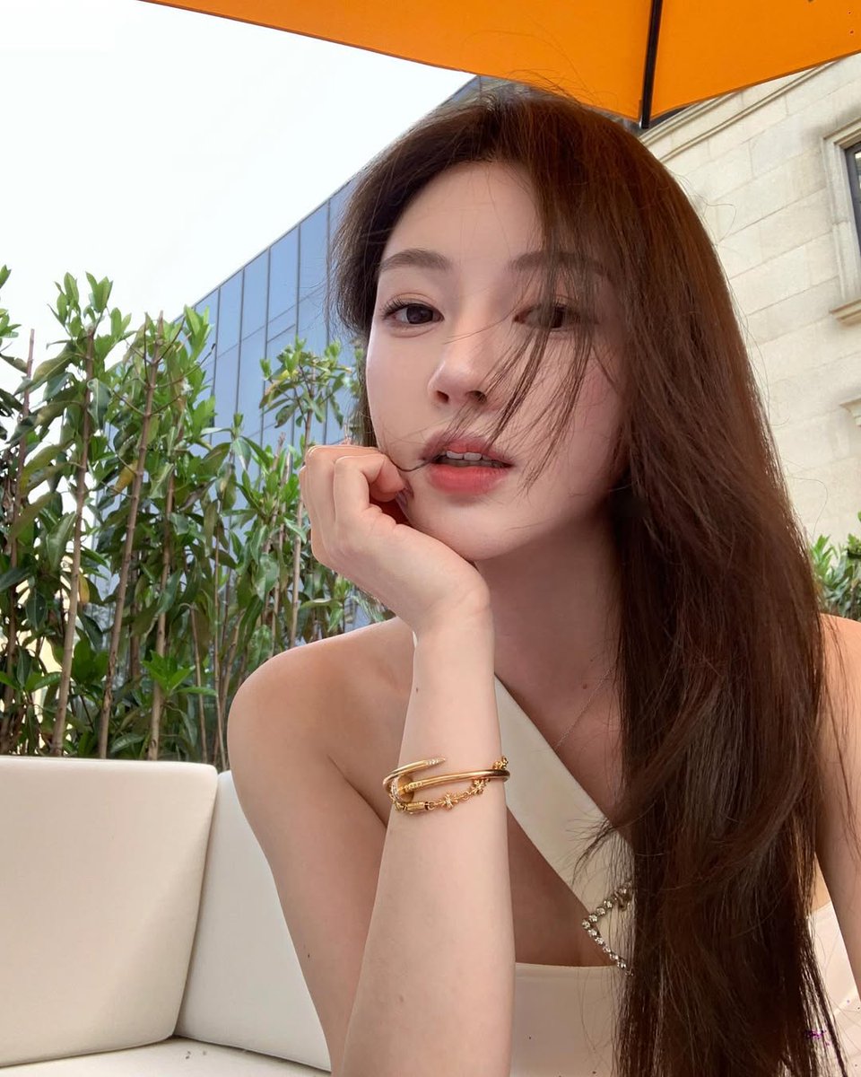 我有个问题 要是你们男生在睡觉的时候被口醒是烦躁还是兴奋🌚 https://t.co/2FOqCtftan