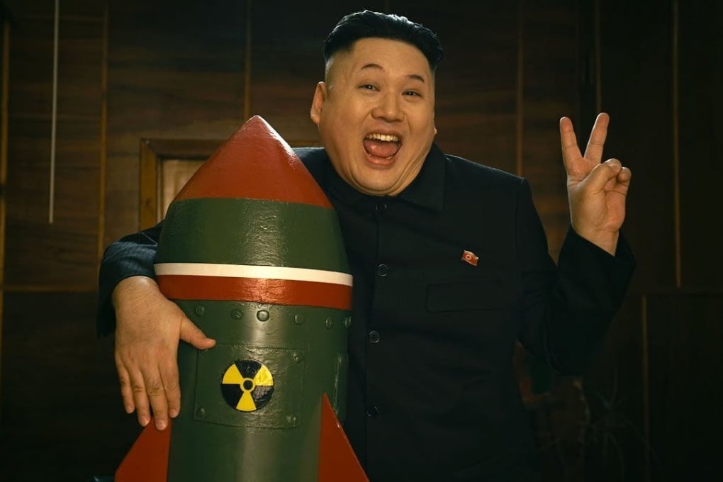 LA COREA DEL NORD HA INSERITO NELLA COSTITUZIONE UN ATTACCO NUCLEARE AUTOMATICO IN CASO DI MORTE DI KIM JONG UN. 

Secondo i nuovi emendamenti, l'esercito della Corea del Nord dovrebbe contrattaccare immediatamente senza ulteriori ordini, se il leader del Paese venisse ucciso da