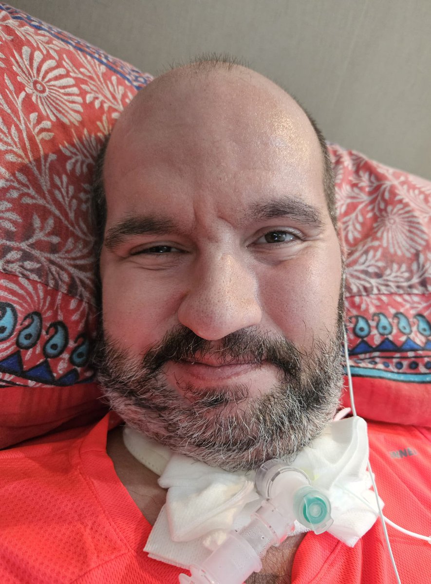 NO ESTOY BIEN.

Desde que decidí hacerme la traqueostomía, hace casi 5 años, he vivido con un estrés continuo y una profunda inseguridad por no saber cómo gestionar los problemas del personal que me mantiene con vida.

No hay peor tortura que tener que buscar personal