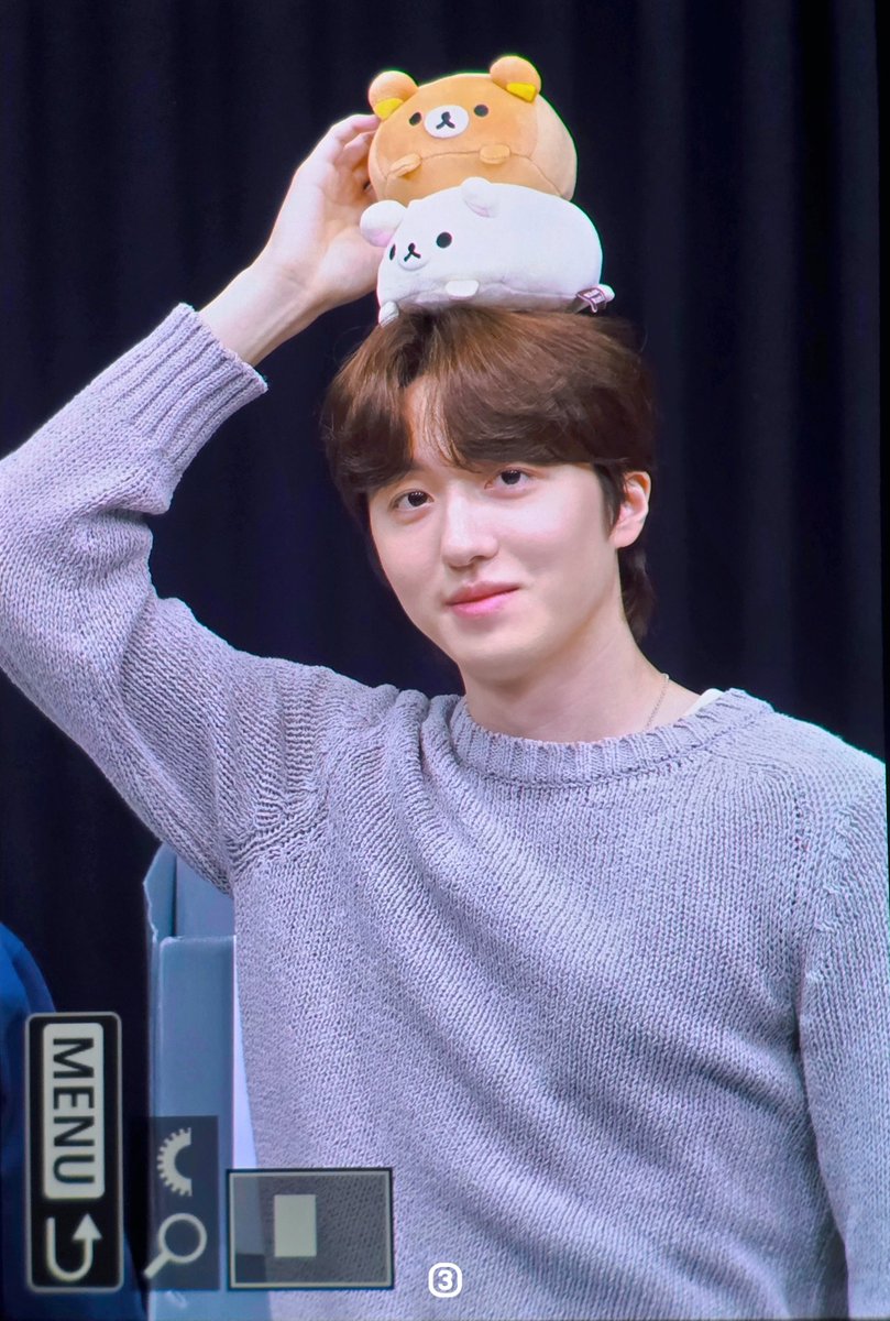 6ri_8te's tweet photo. 260510 에버라인 대면
차니 혼자 포즈 취하고 있었다가 갑자기 달려온 소동물 두마리♡♡
#찬희 #휘영 #SF9 https://t.co/aKOAKIepcV