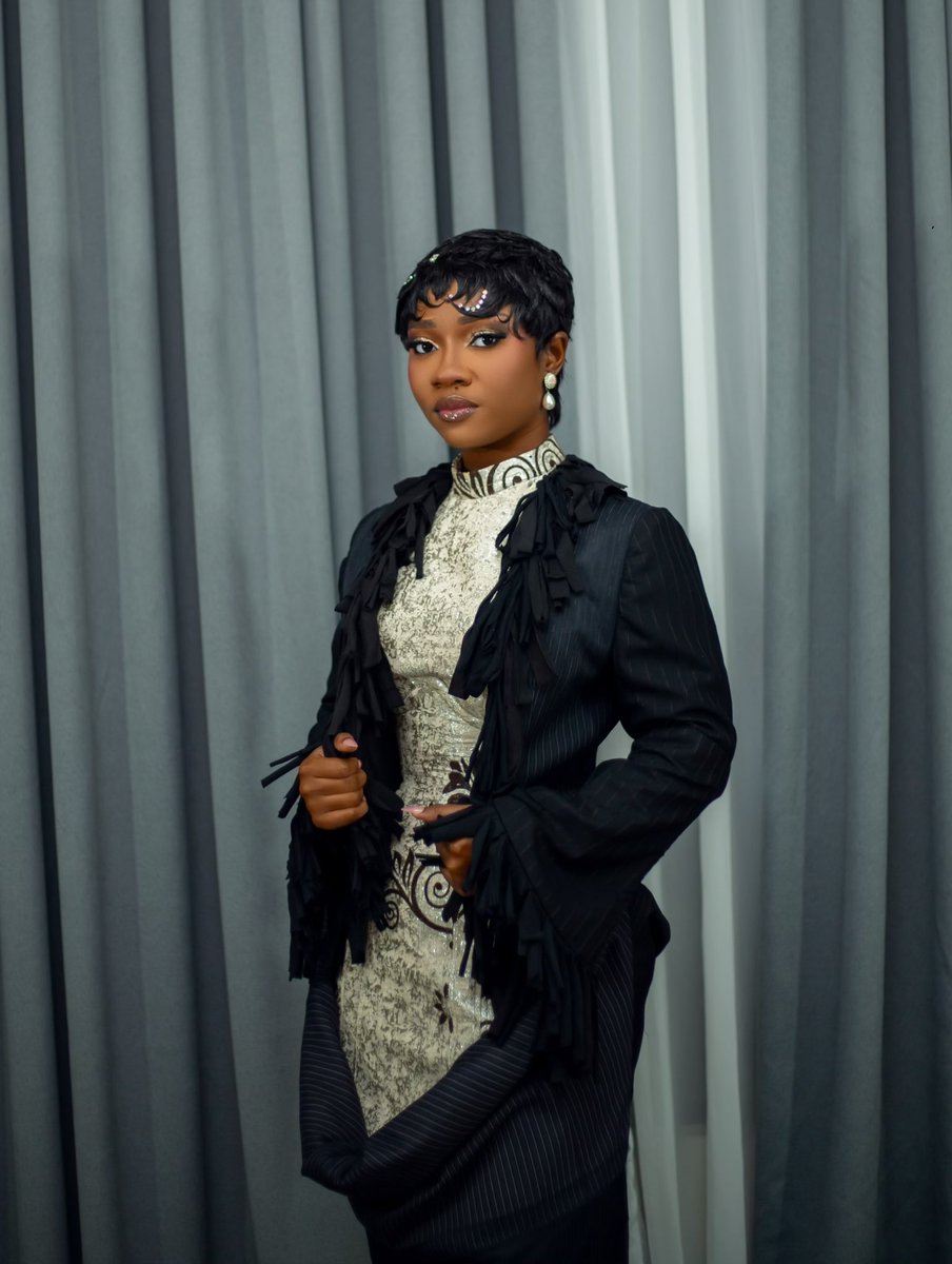 evergreenasy's tweet photo. Hit the @GHMusicAwards red carpet repping sustainable style! Trousers turned bottom, curtains turned glitter glam matching the ‘Touch of Glitter’ theme 🔥 Eco never looked this good. What y’all think? 

#TGMA27 #TouchOfGlitter #SustainableFashion” https://t.co/UxdhPF5eSM